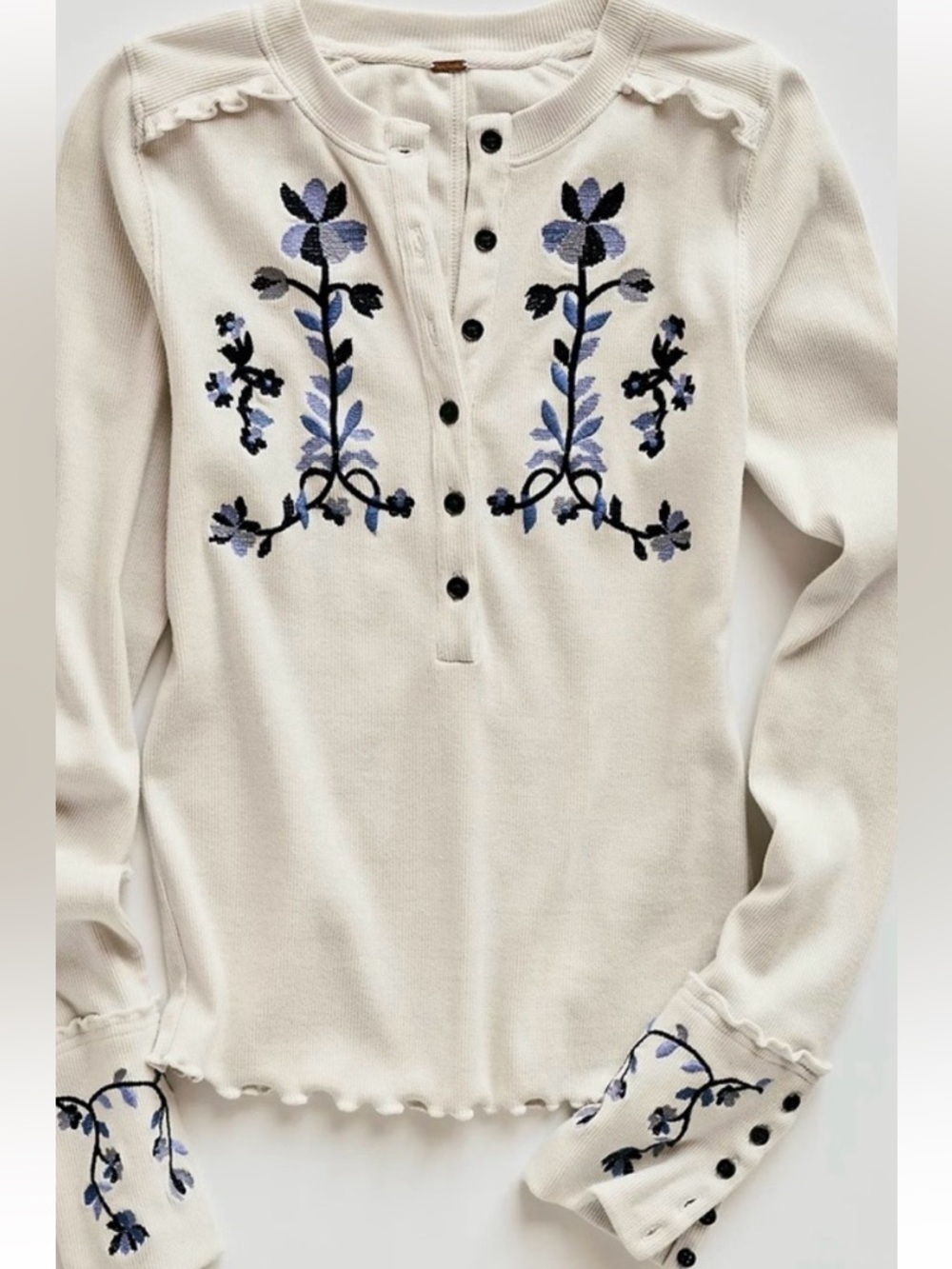Free people FLEUR EMBROIDERED CUFF HENLEY TEA COOKIE. NWT.